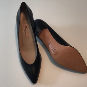 New Black pumps 9.5 narrow AAAA